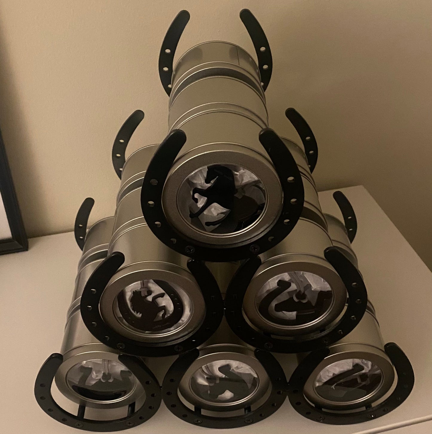 Horseshoe Bottles Stand